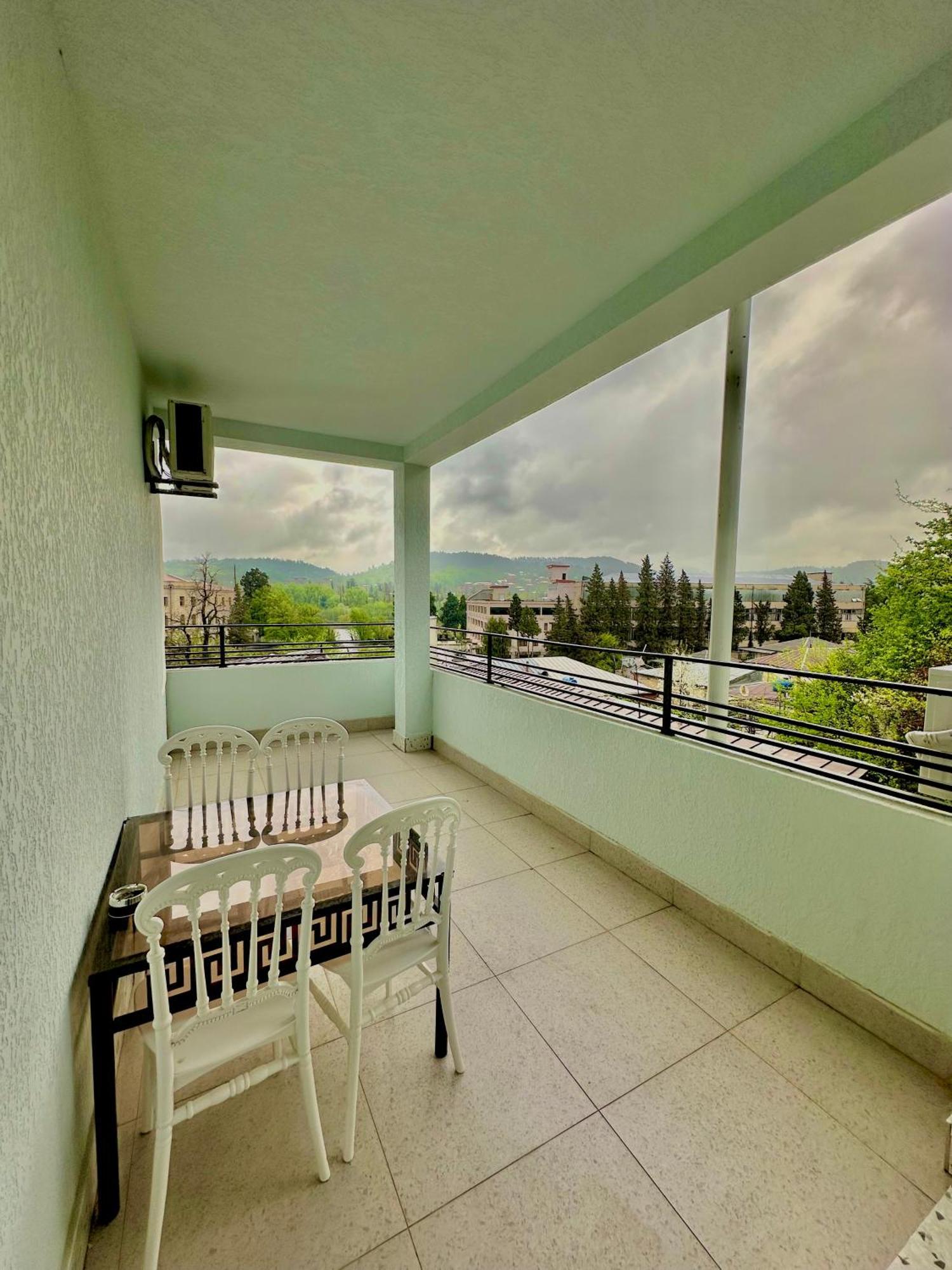 Hotel Balcony Kutaisi Zewnętrze zdjęcie